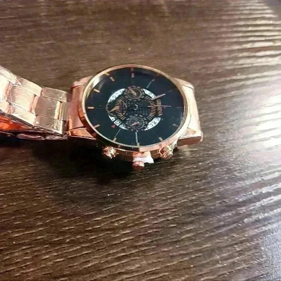 Men's large faced watch - Picture 3 of 5